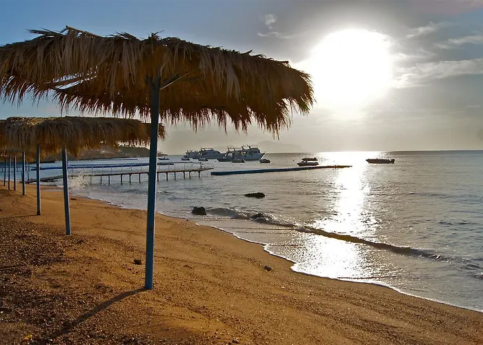 Umbi Sharks Bay Diving Village Üdülőközpont Sarm es-Sejk