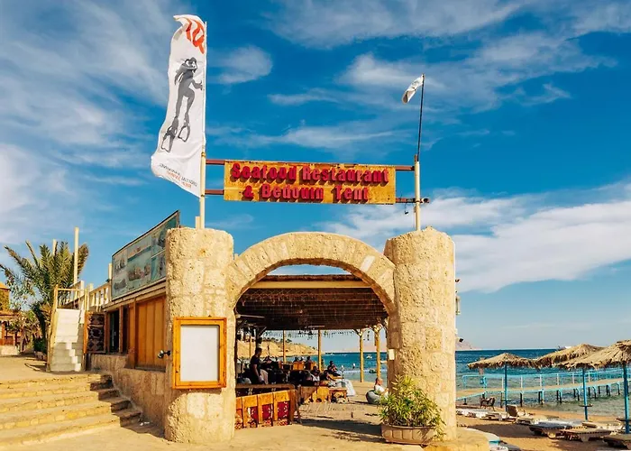 Umbi Sharks Bay Diving Village Üdülőközpont Sarm es-Sejk