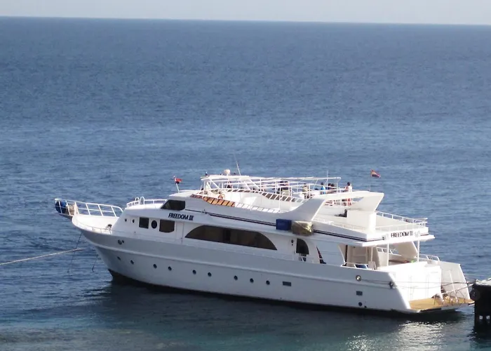 Umbi Sharks Bay Diving Village Sarm es-Sejk