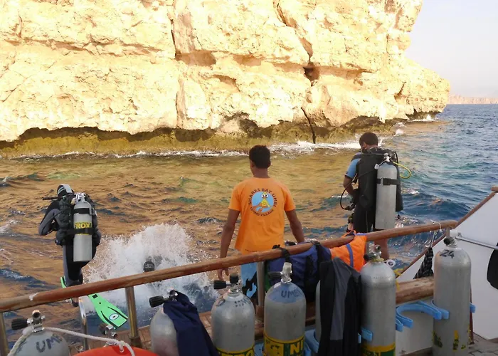 Umbi Sharks Bay Diving Village Üdülőközpont Sarm es-Sejk