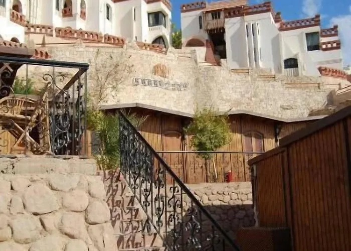 Umbi Sharks Bay Diving Village 3*
